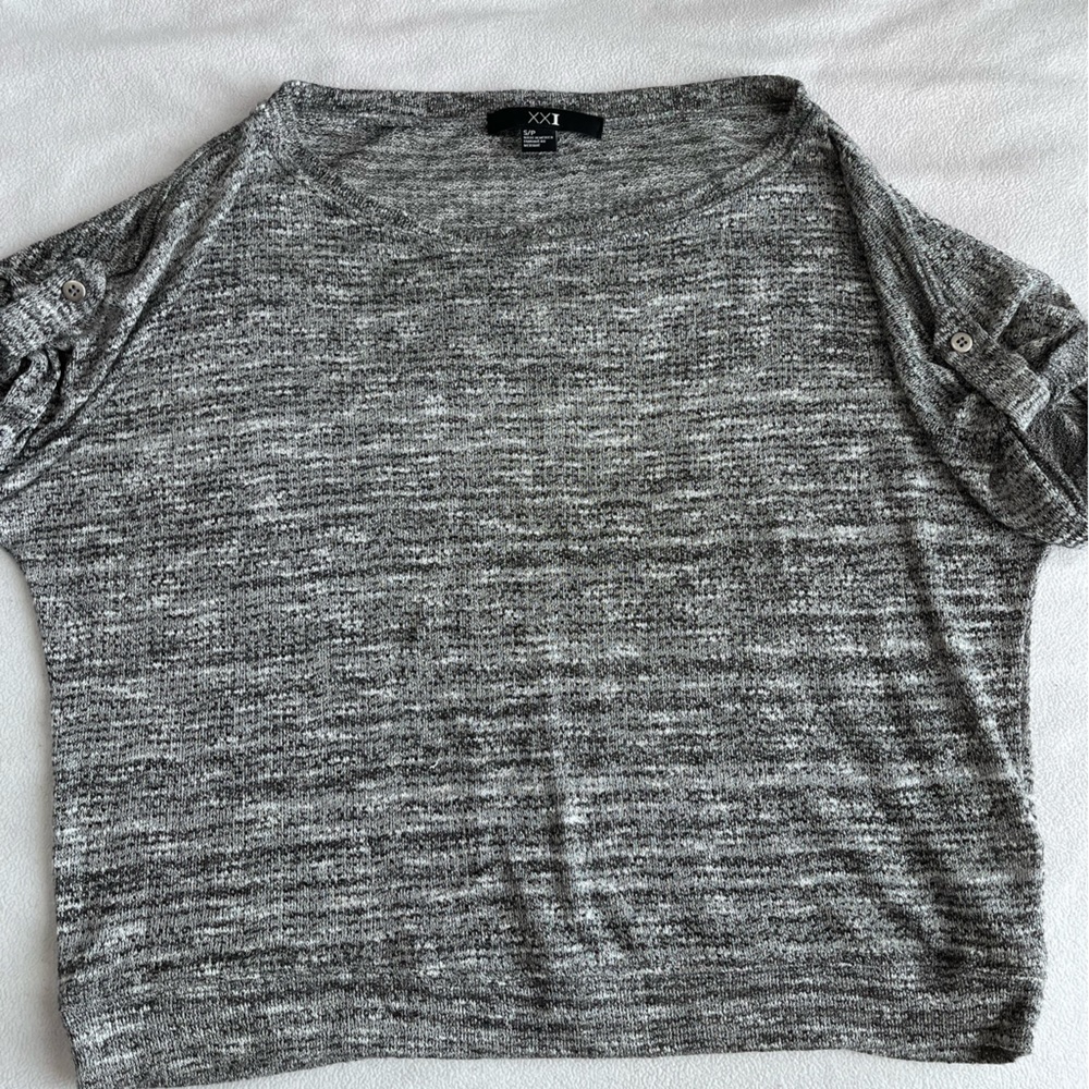 FOREVER 21 FLOWY KNIT TOP
